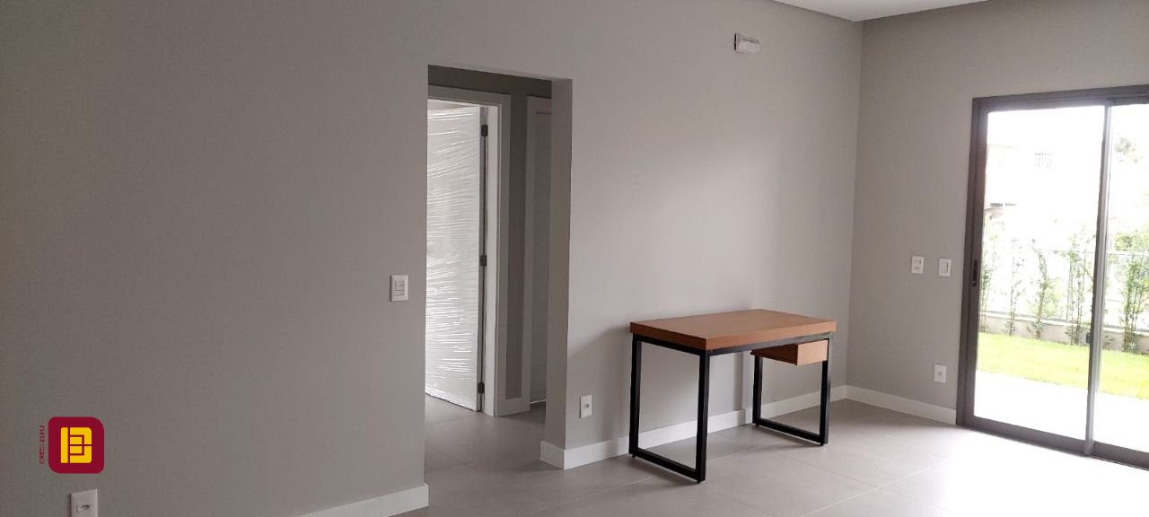 Apartamento com 91m², 4 quartos (sendo 1 suíte), 2 garagens, no bairro Ingleses em Florianópolis
