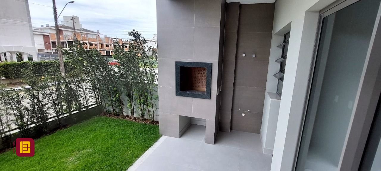 Apartamento com 91m², 4 quartos (sendo 1 suíte), 2 garagens, no bairro Ingleses em Florianópolis