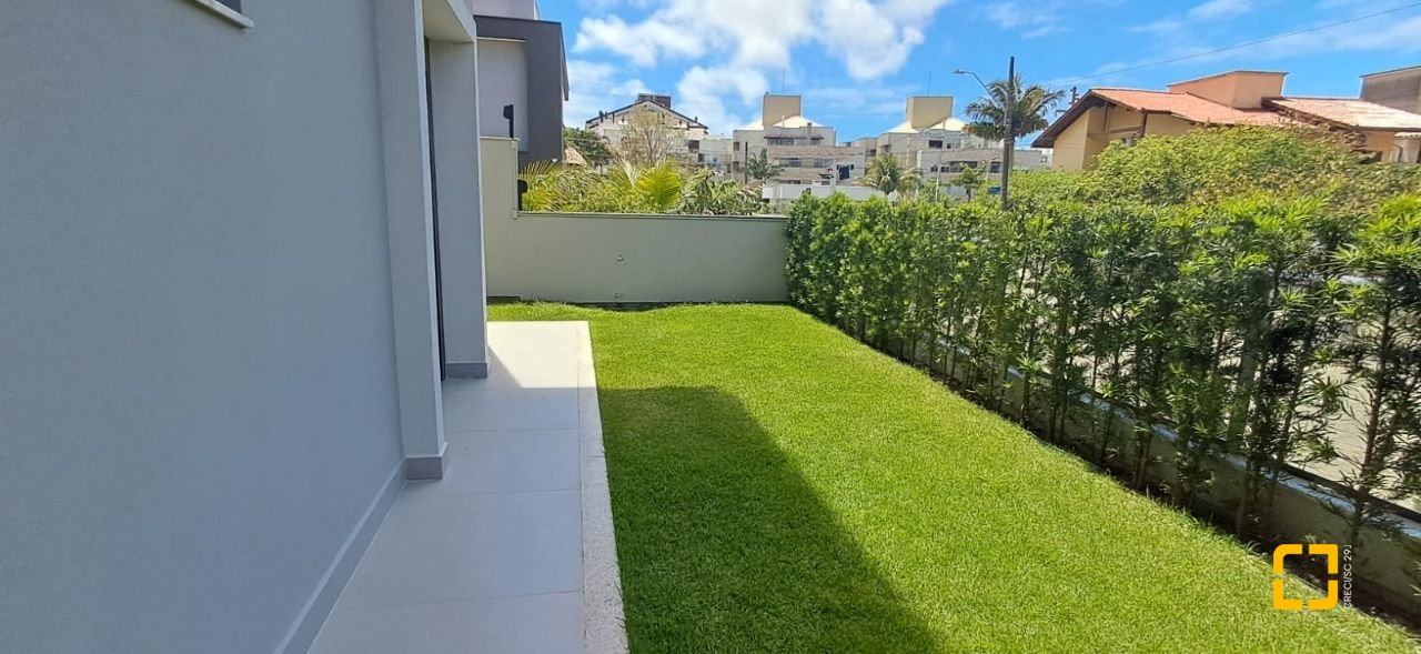 Apartamento com 91m², 4 quartos (sendo 1 suíte), 2 garagens, no bairro Ingleses em Florianópolis