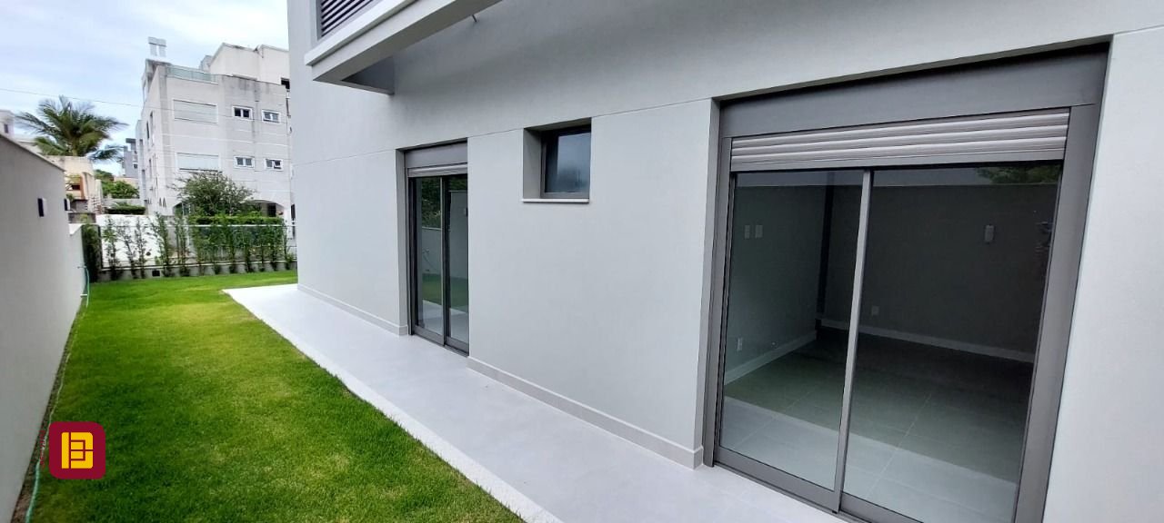Apartamento com 91m², 4 quartos (sendo 1 suíte), 2 garagens, no bairro Ingleses em Florianópolis