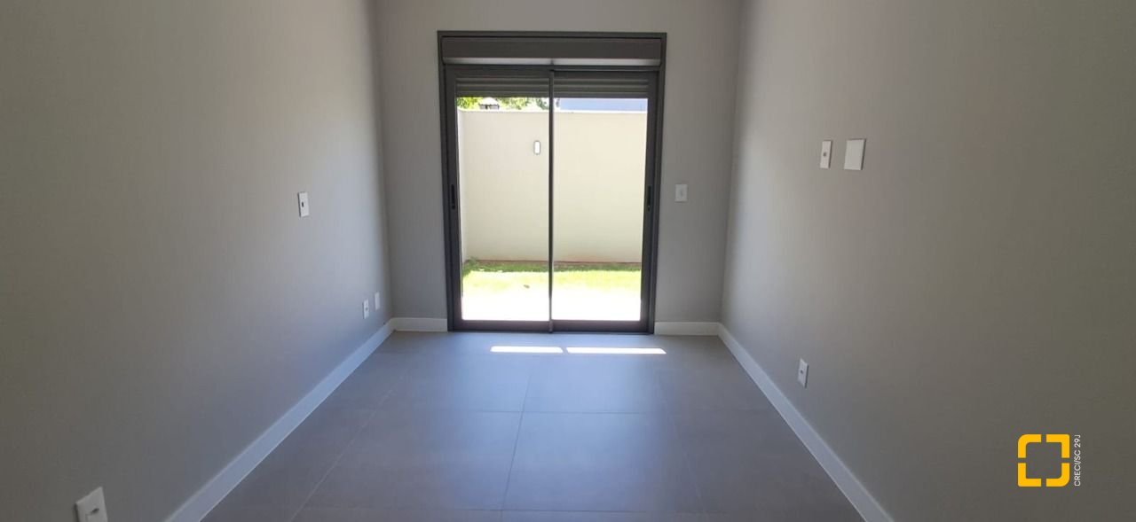 Apartamento com 91m², 4 quartos (sendo 1 suíte), 2 garagens, no bairro Ingleses em Florianópolis
