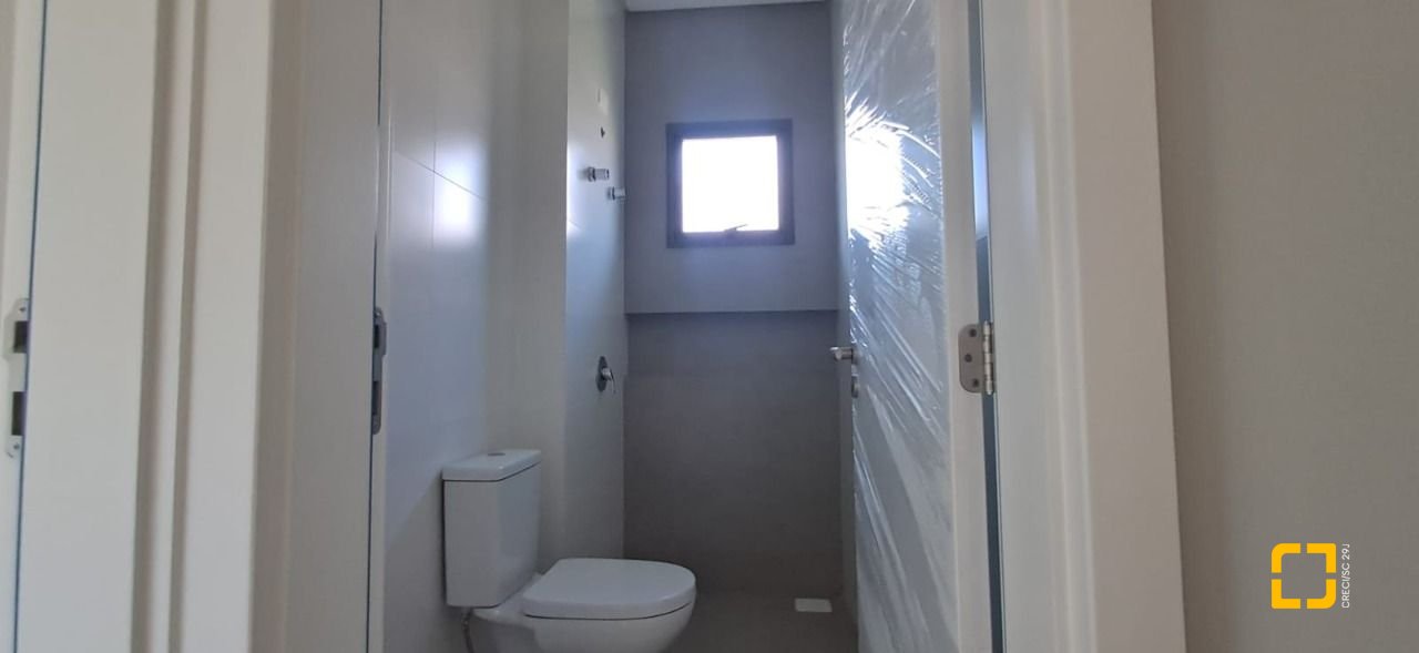 Apartamento com 91m², 4 quartos (sendo 1 suíte), 2 garagens, no bairro Ingleses em Florianópolis