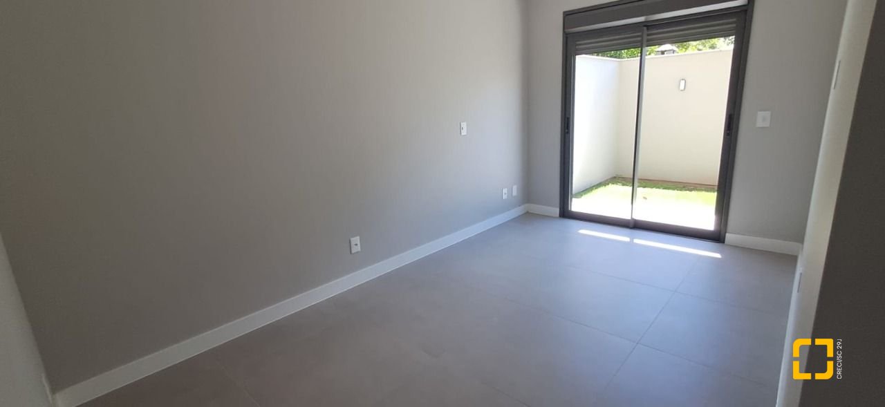 Apartamento com 91m², 4 quartos (sendo 1 suíte), 2 garagens, no bairro Ingleses em Florianópolis