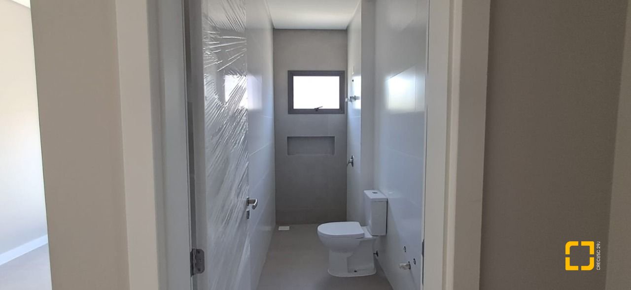 Apartamento com 91m², 4 quartos (sendo 1 suíte), 2 garagens, no bairro Ingleses em Florianópolis