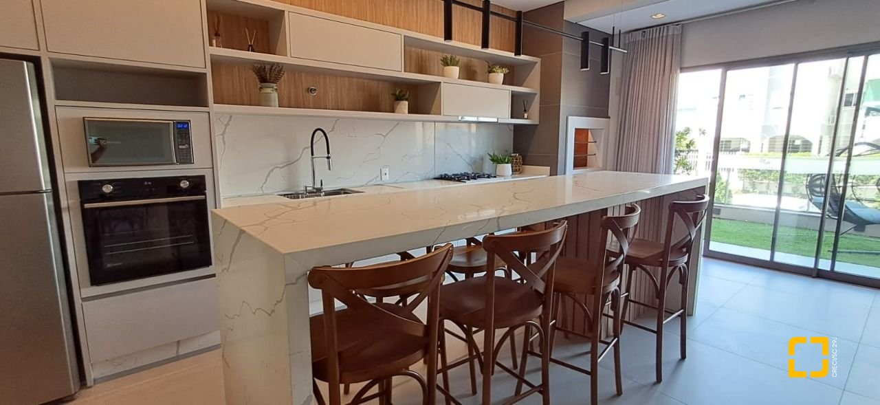 Apartamento com 91m², 4 quartos (sendo 1 suíte), 2 garagens, no bairro Ingleses em Florianópolis