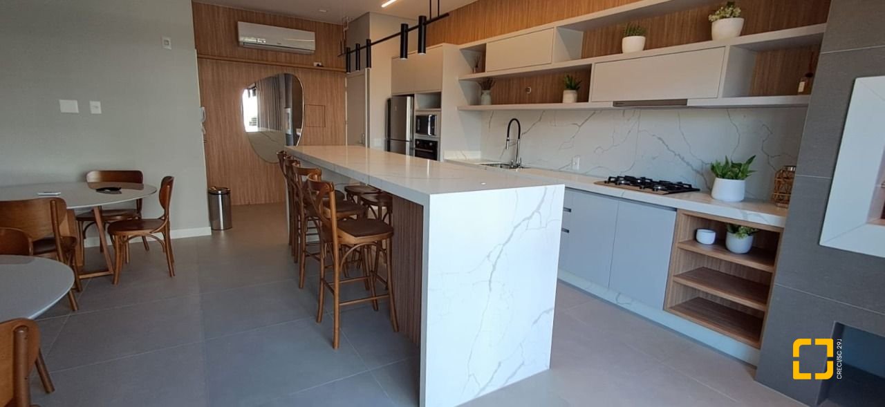 Apartamento com 91m², 4 quartos (sendo 1 suíte), 2 garagens, no bairro Ingleses em Florianópolis