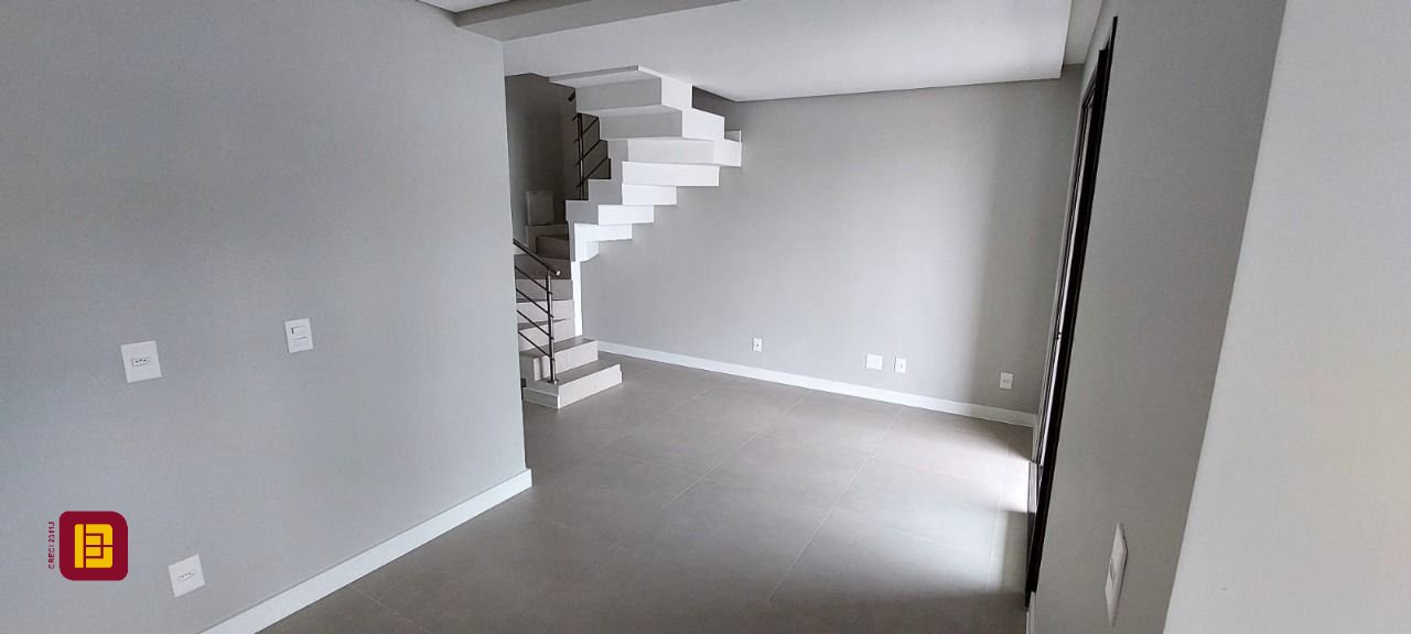 Apartamento com 72m², 3 quartos (sendo 1 suíte), 1 garagem, no bairro Ingleses em Florianópolis