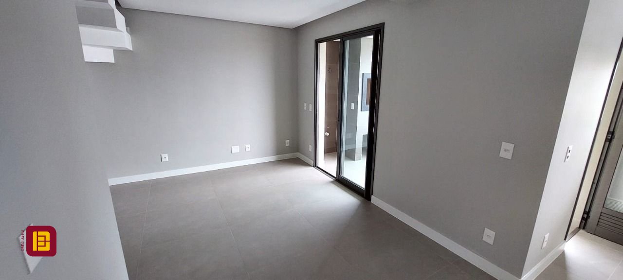 Apartamento com 72m², 3 quartos (sendo 1 suíte), 1 garagem, no bairro Ingleses em Florianópolis
