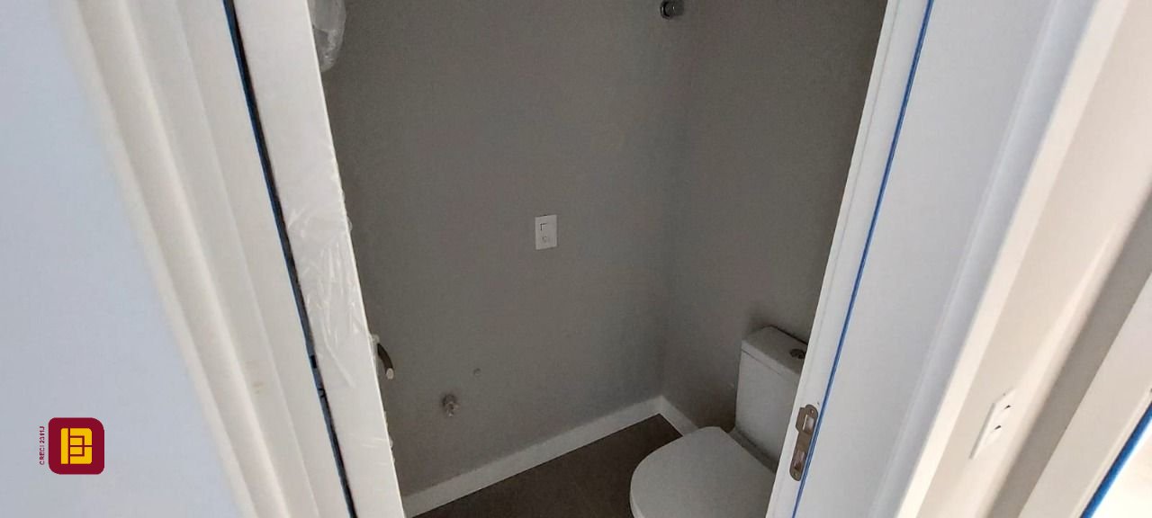 Apartamento com 76m², 4 quartos (sendo 2 suítes), 2 garagens, no bairro Ingleses em Florianópolis