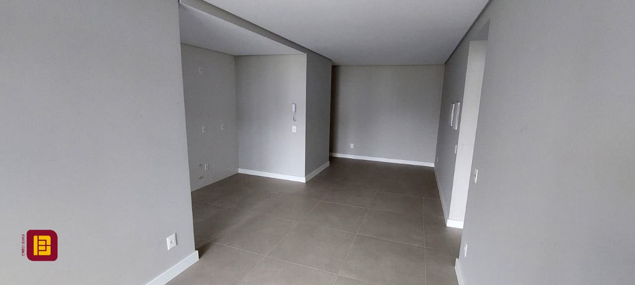 Apartamento com 76m², 4 quartos (sendo 2 suítes), 2 garagens, no bairro Ingleses em Florianópolis