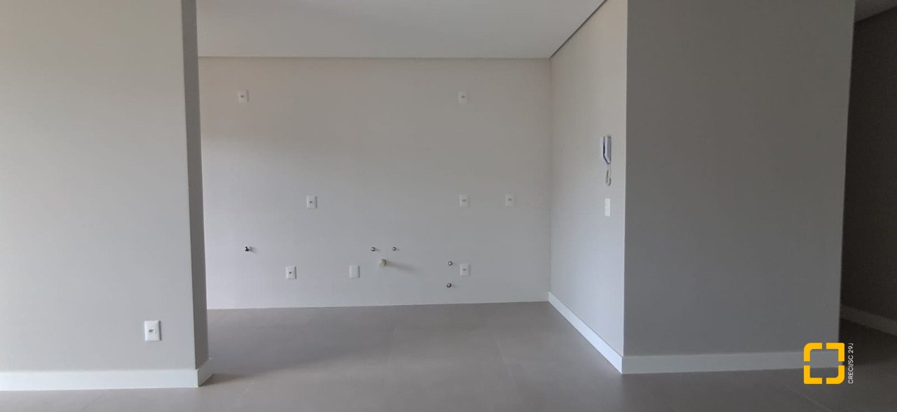 Apartamento com 76m², 4 quartos (sendo 2 suítes), 2 garagens, no bairro Ingleses em Florianópolis