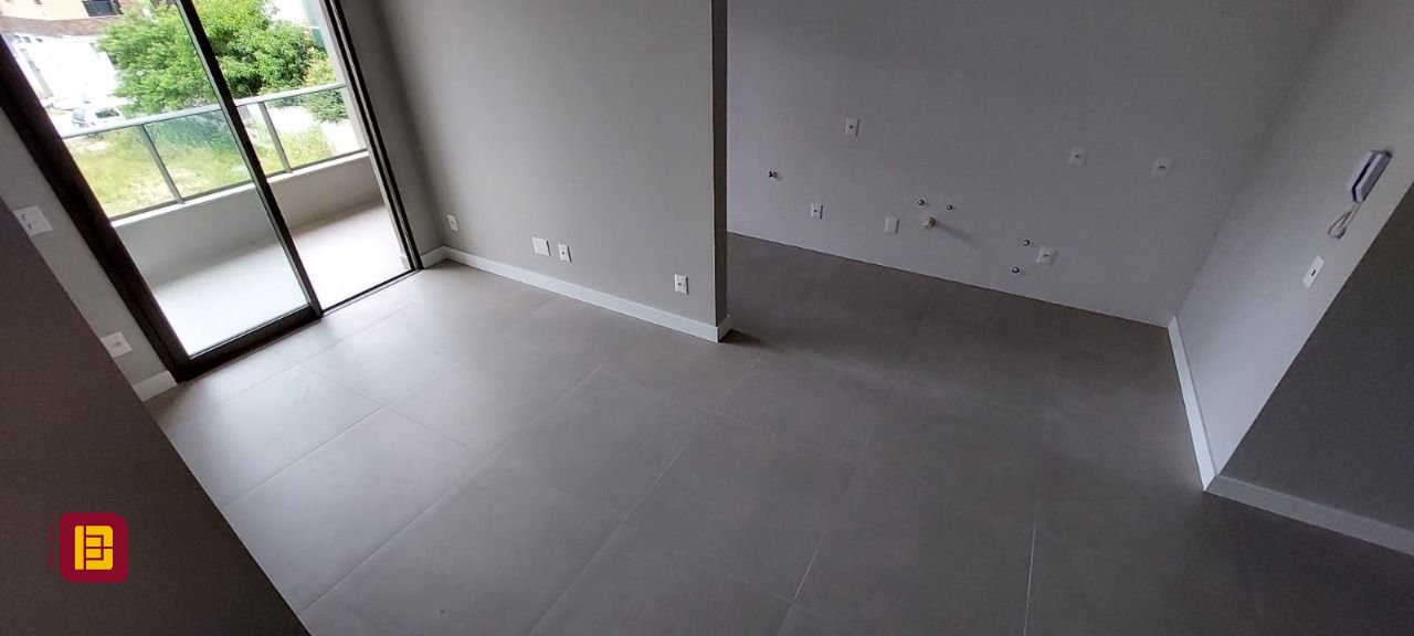 Apartamento com 76m², 4 quartos (sendo 2 suítes), 2 garagens, no bairro Ingleses em Florianópolis