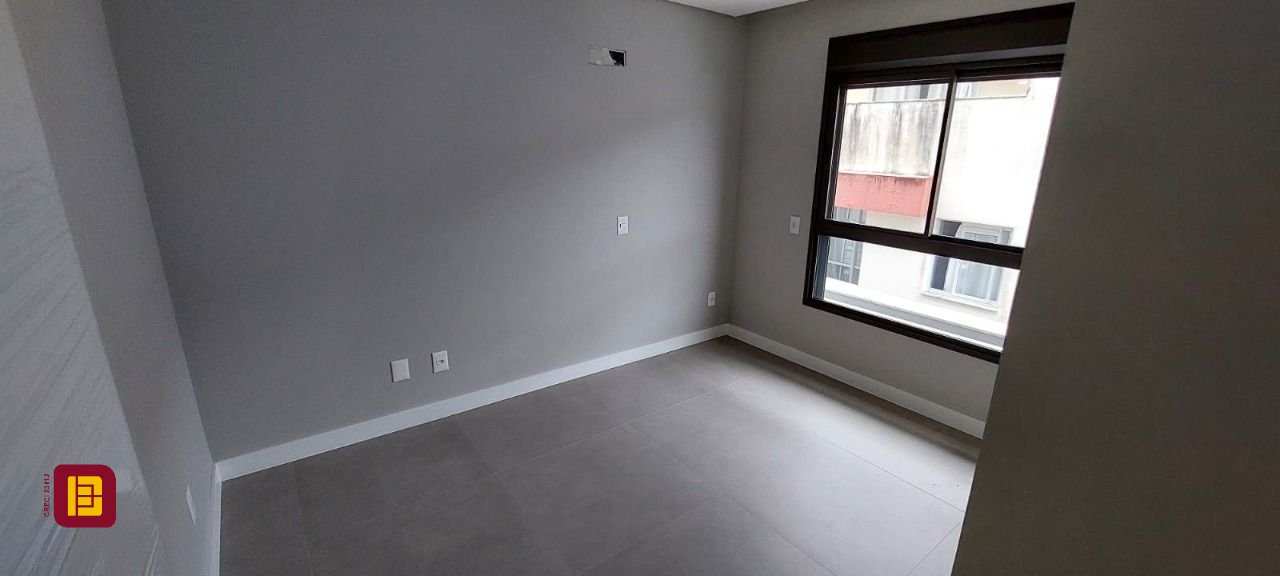 Apartamento com 76m², 4 quartos (sendo 2 suítes), 2 garagens, no bairro Ingleses em Florianópolis