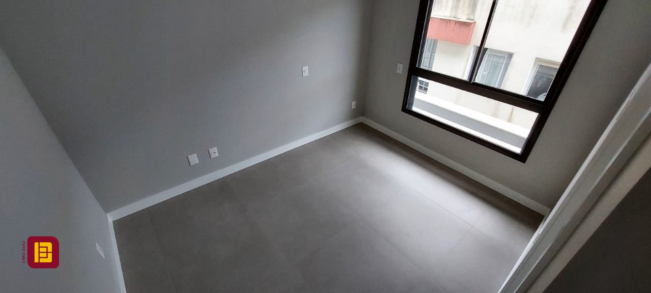Apartamento com 76m², 4 quartos (sendo 2 suítes), 2 garagens, no bairro Ingleses em Florianópolis