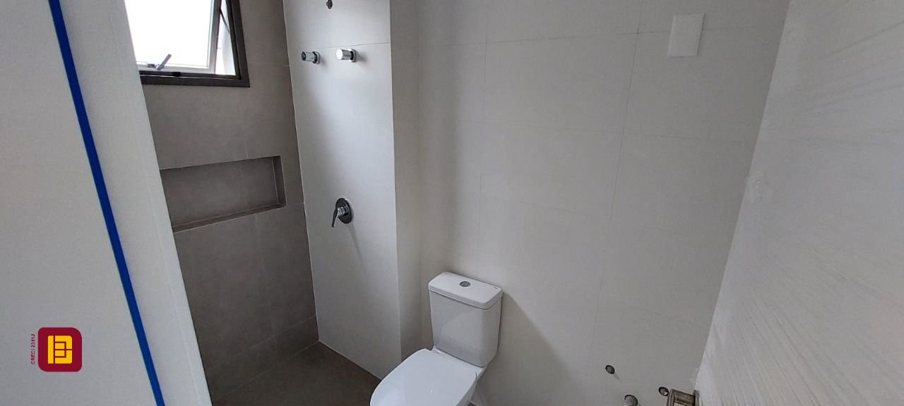 Apartamento com 76m², 4 quartos (sendo 2 suítes), 2 garagens, no bairro Ingleses em Florianópolis
