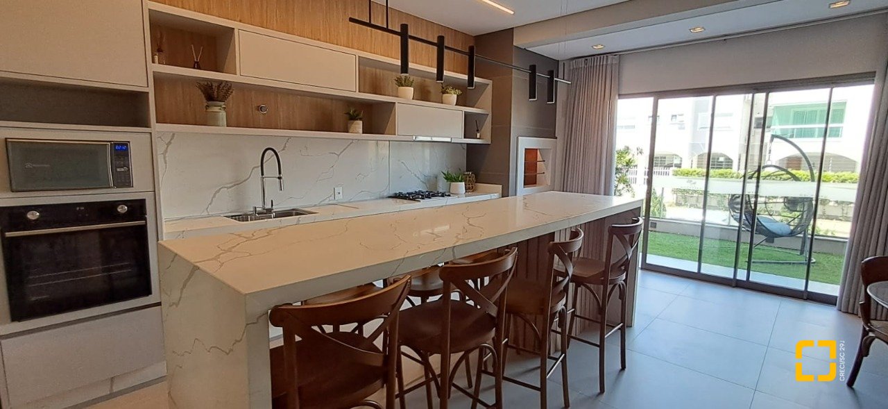 Apartamento com 76m², 4 quartos (sendo 2 suítes), 2 garagens, no bairro Ingleses em Florianópolis