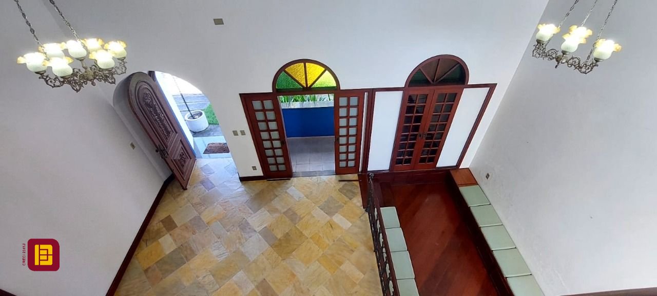 Casa com 300m², 4 garagens, no bairro Jardim Atlântico em Florianópolis