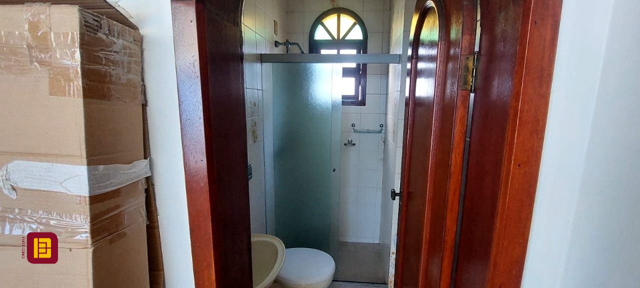 Casa com 300m², 4 garagens, no bairro Jardim Atlântico em Florianópolis