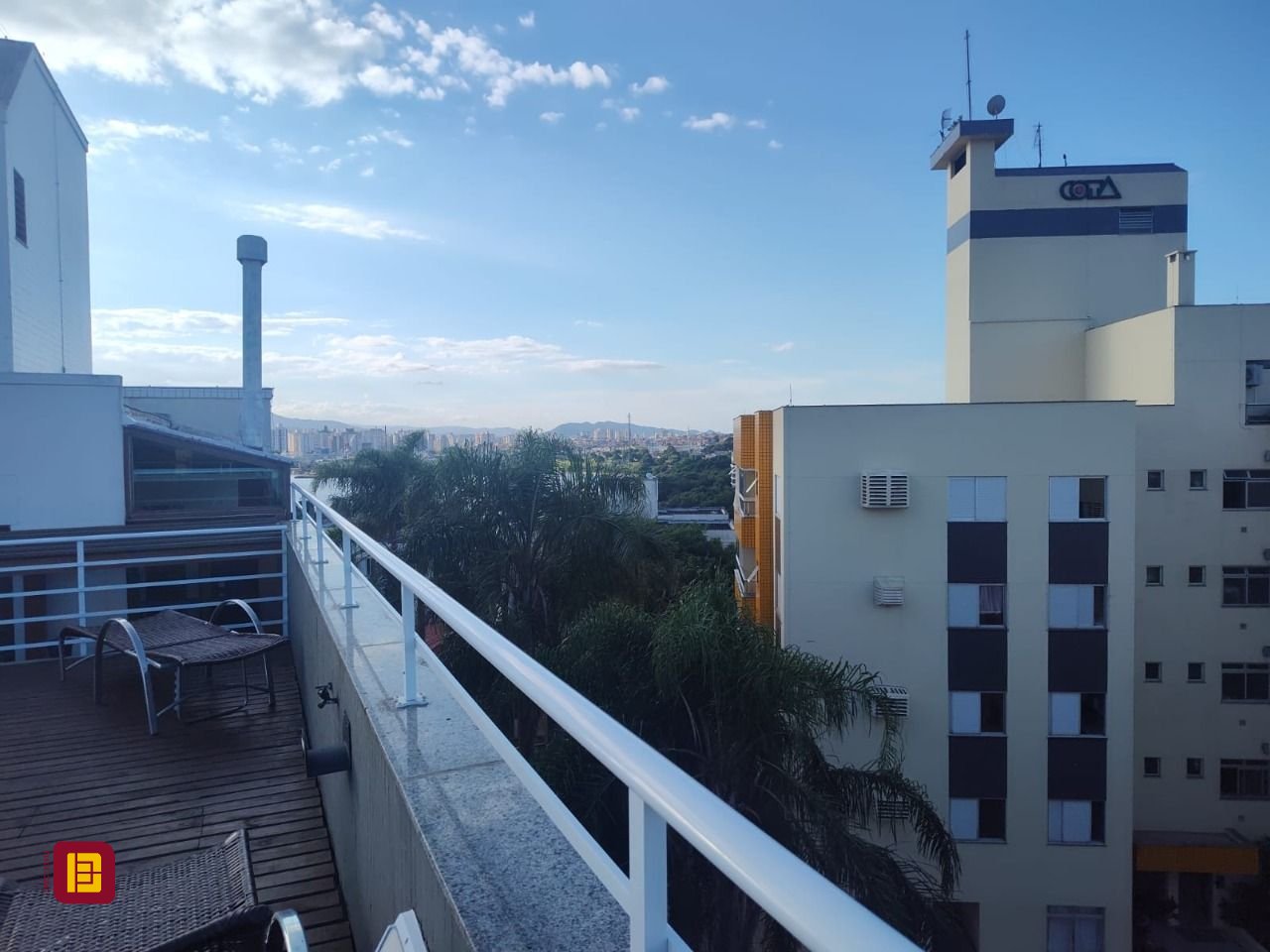 Cobertura com 396m², 3 quartos (sendo 1 suíte), 2 garagens, no bairro Bom Abrigo em Florianópolis