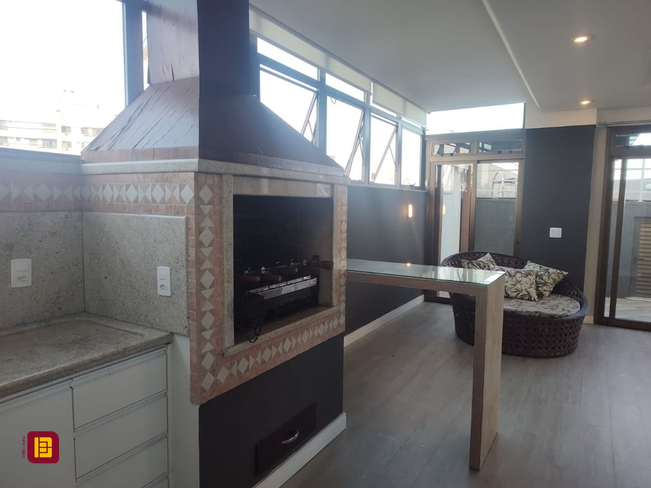 Cobertura com 396m², 3 quartos (sendo 1 suíte), 2 garagens, no bairro Bom Abrigo em Florianópolis