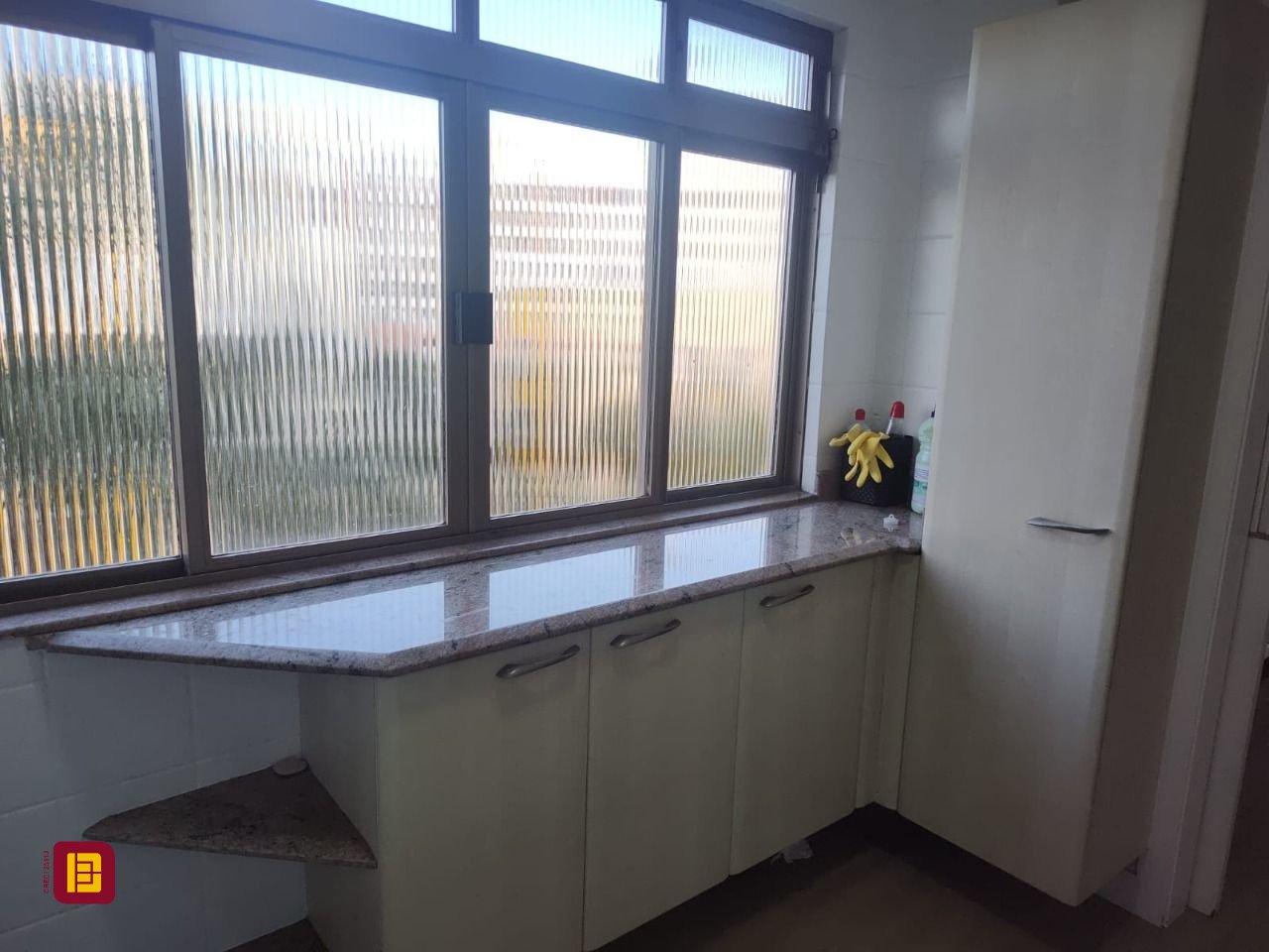 Cobertura com 396m², 3 quartos (sendo 1 suíte), 2 garagens, no bairro Bom Abrigo em Florianópolis