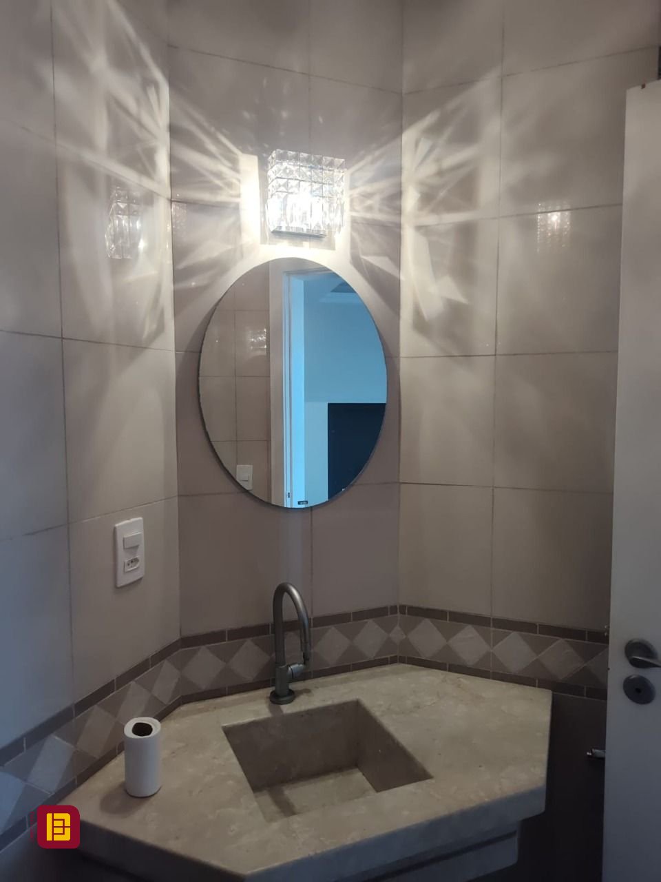 Cobertura com 396m², 3 quartos (sendo 1 suíte), 2 garagens, no bairro Bom Abrigo em Florianópolis