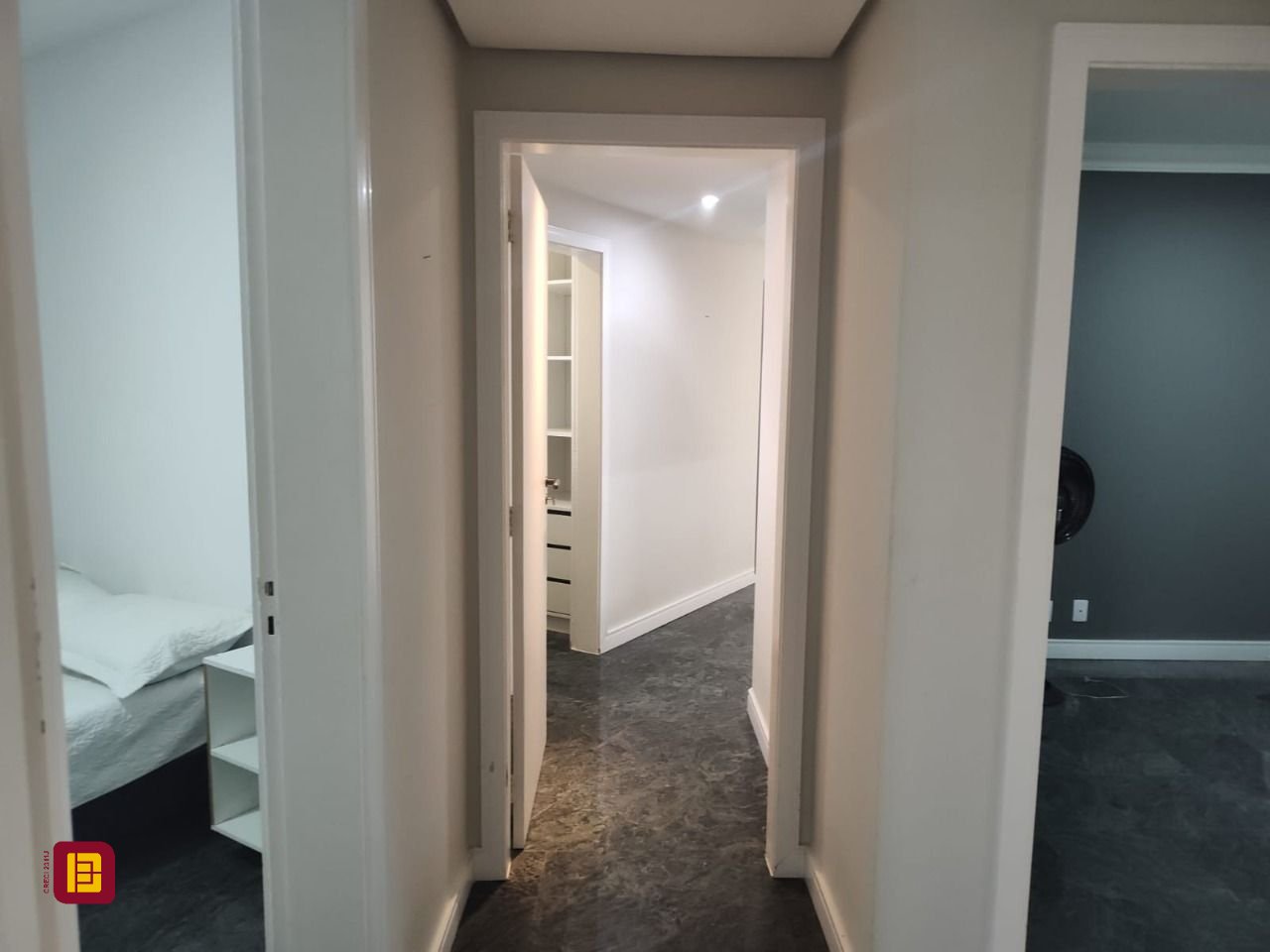 Cobertura com 396m², 3 quartos (sendo 1 suíte), 2 garagens, no bairro Bom Abrigo em Florianópolis