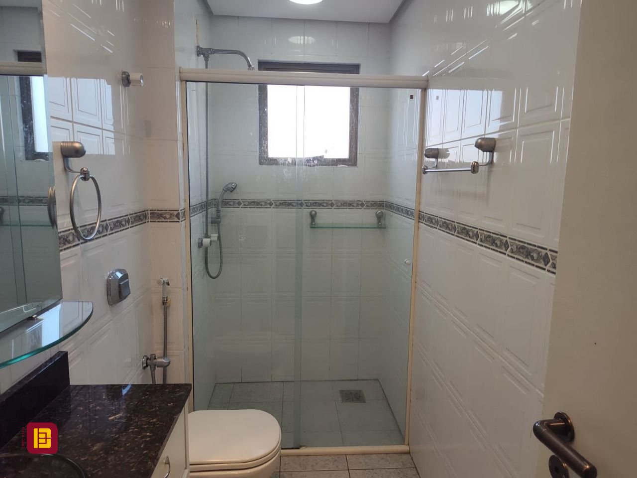 Cobertura com 396m², 3 quartos (sendo 1 suíte), 2 garagens, no bairro Bom Abrigo em Florianópolis
