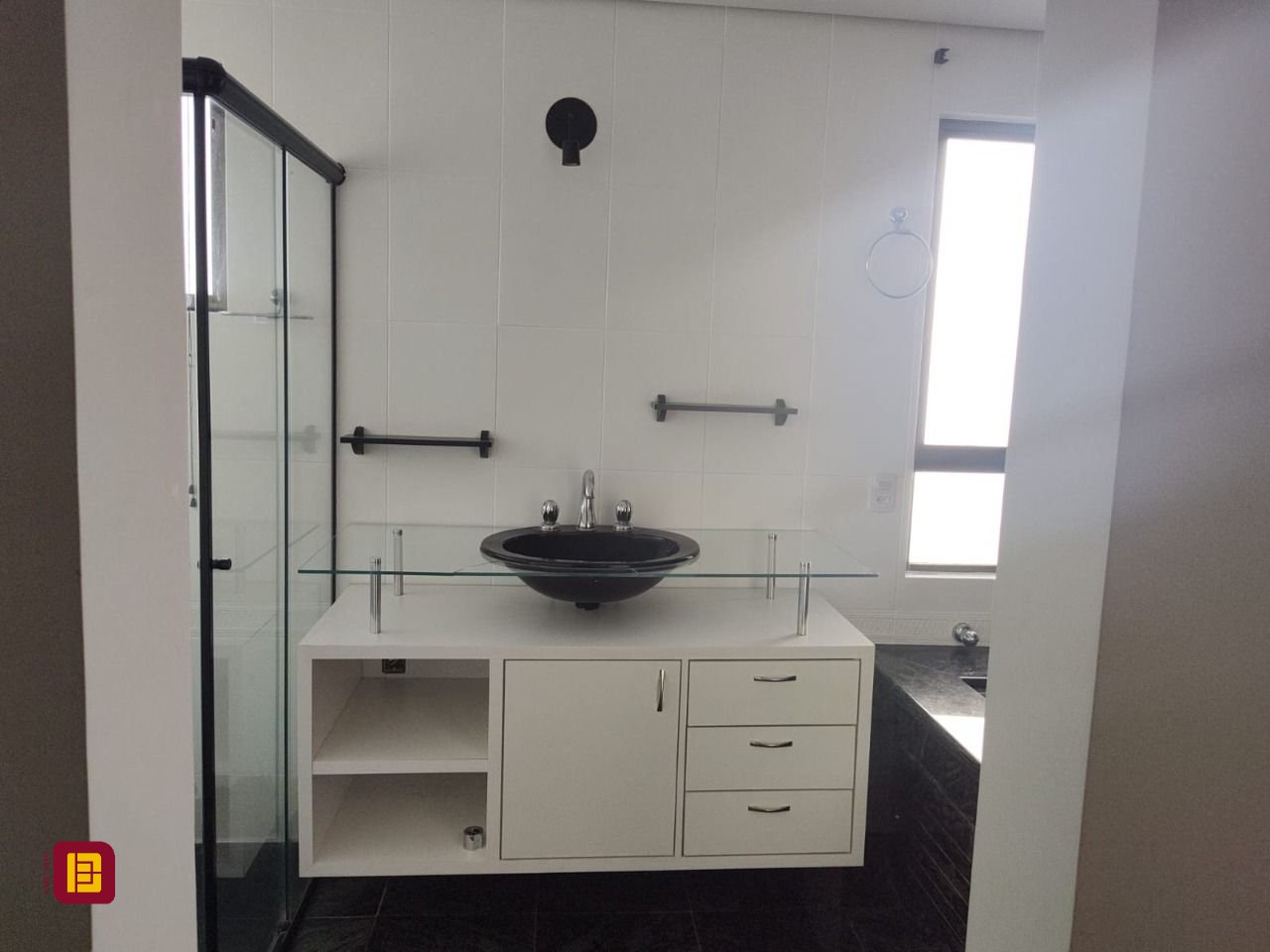 Cobertura com 396m², 3 quartos (sendo 1 suíte), 2 garagens, no bairro Bom Abrigo em Florianópolis