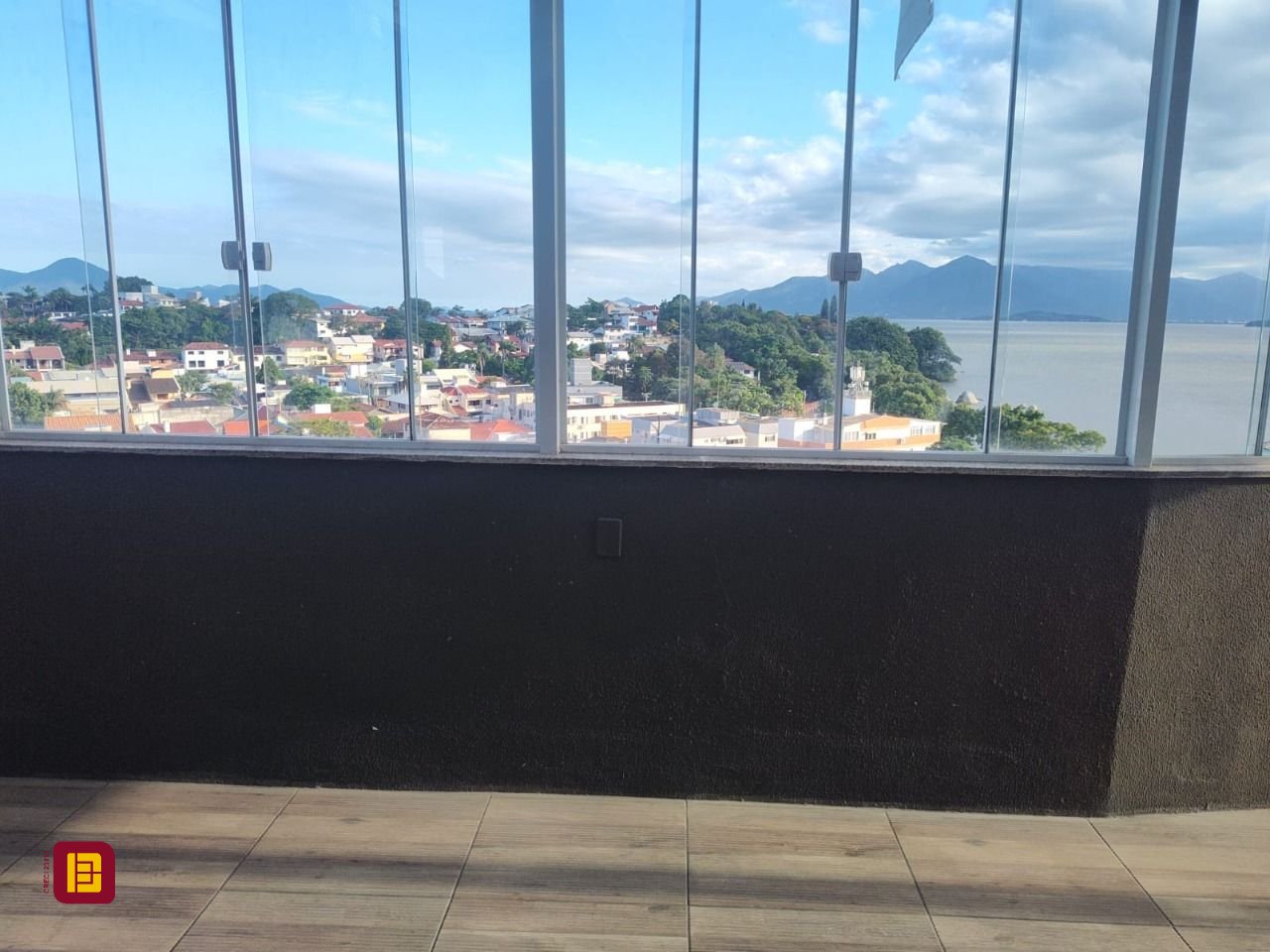 Cobertura com 396m², 3 quartos (sendo 1 suíte), 2 garagens, no bairro Bom Abrigo em Florianópolis