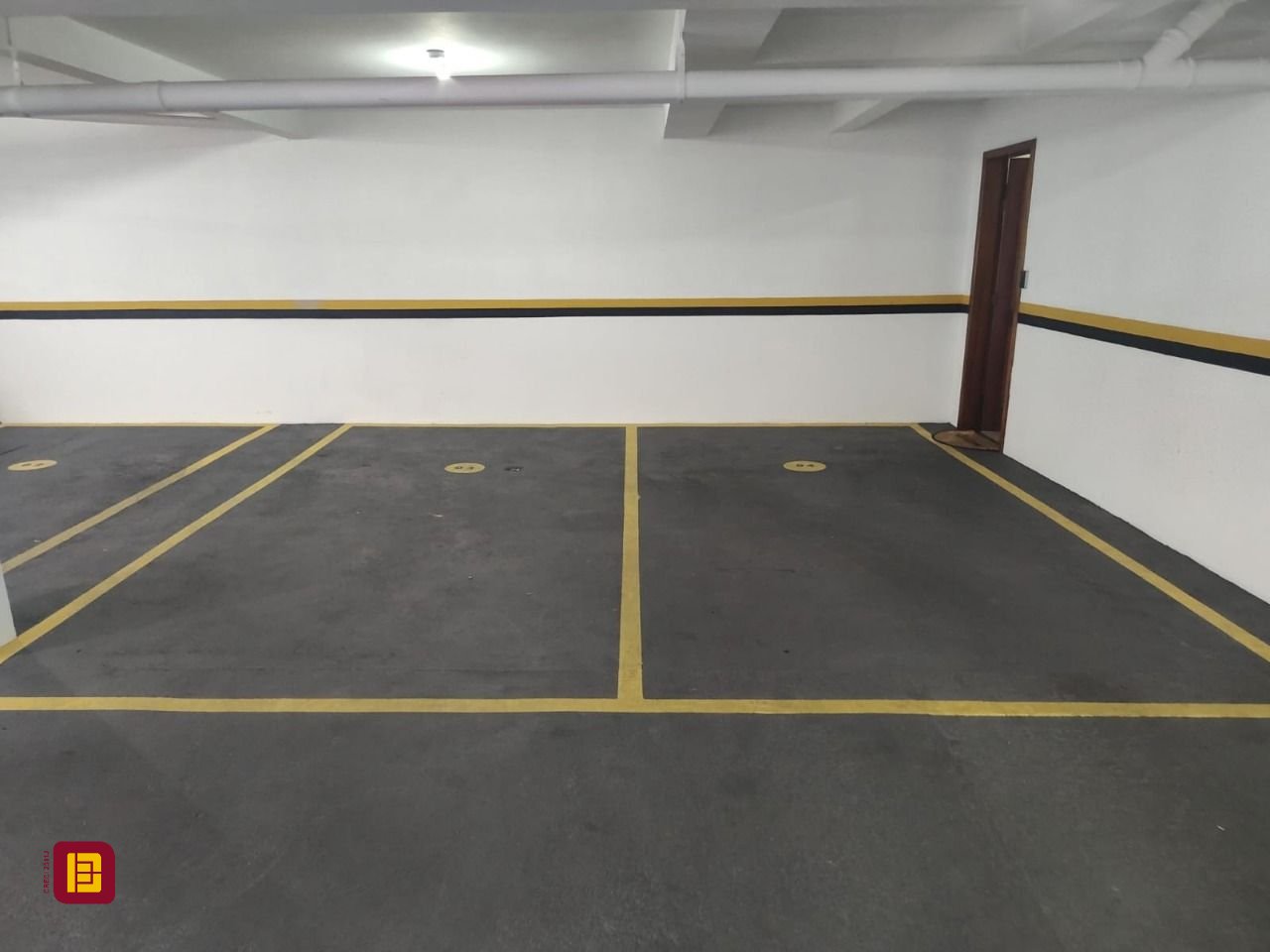 Cobertura com 396m², 3 quartos (sendo 1 suíte), 2 garagens, no bairro Bom Abrigo em Florianópolis