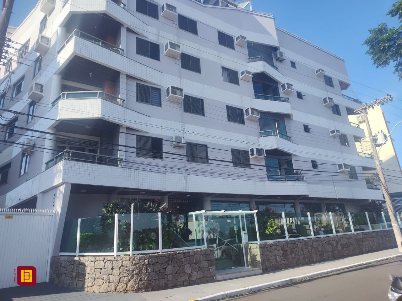 Cobertura com 396m², 3 quartos (sendo 1 suíte), 2 garagens, no bairro Bom Abrigo em Florianópolis