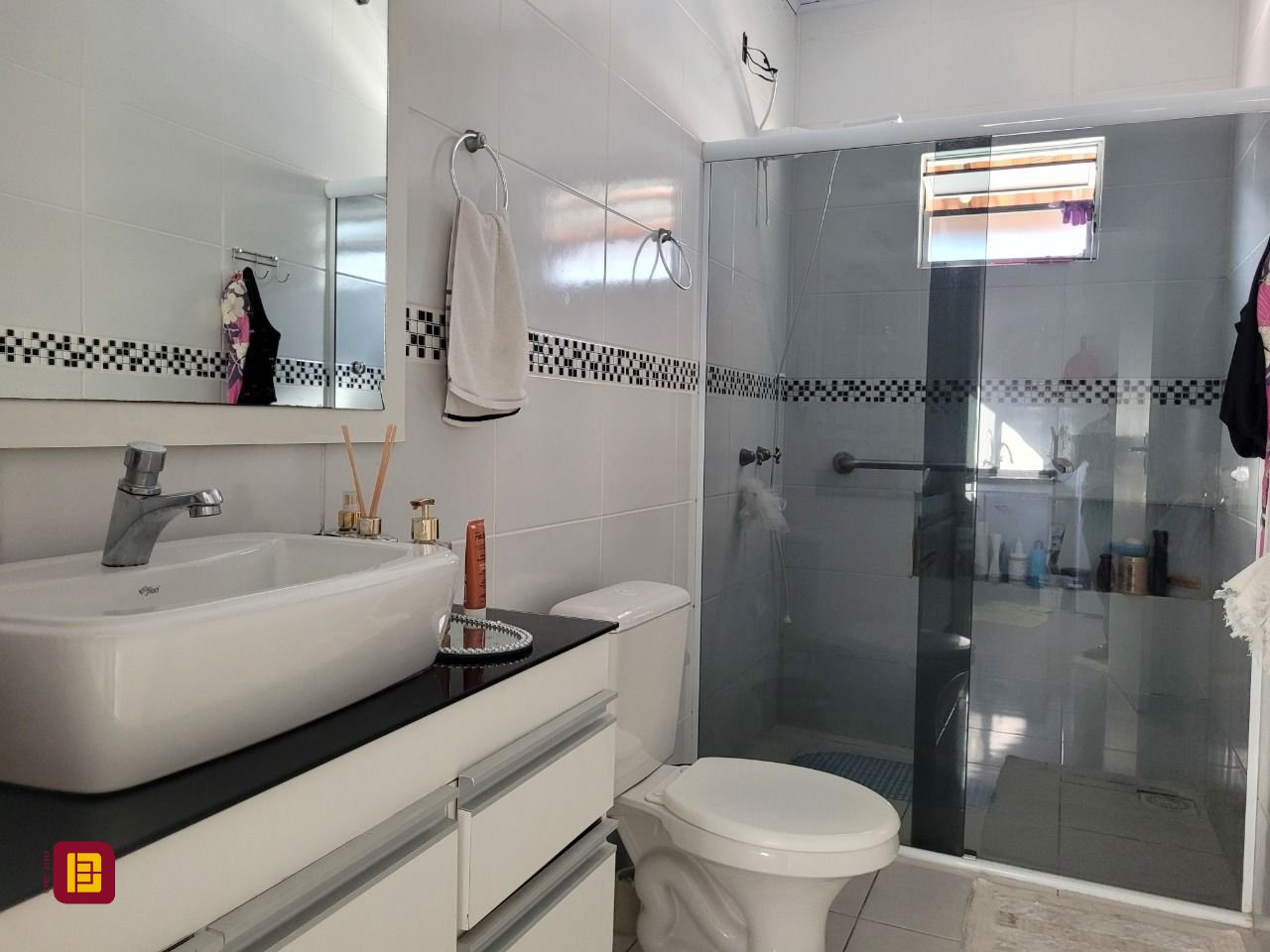 Casa com 160m², 3 quartos, 1 garagem, no bairro Serraria em São José