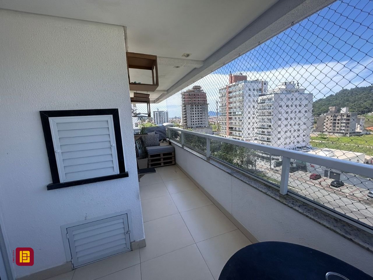 Apartamento com 99m², 3 quartos (sendo 1 suíte), 1 garagem, no bairro Pedra Branca em Palhoça