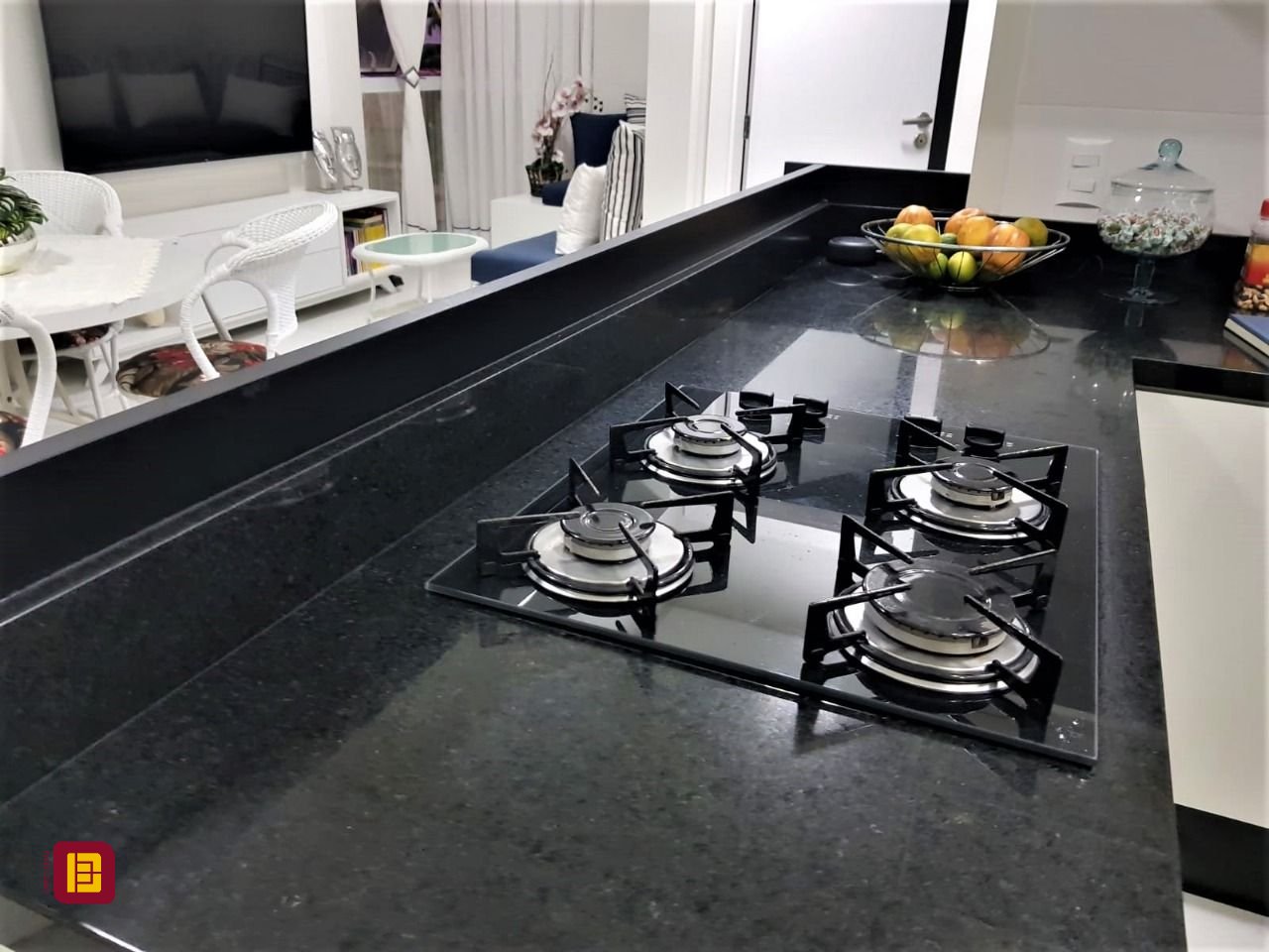 Apartamento com 60m², 1 quarto (sendo 1 suíte), 1 garagem, no bairro Armação Piedade em Governador Celso Ramos