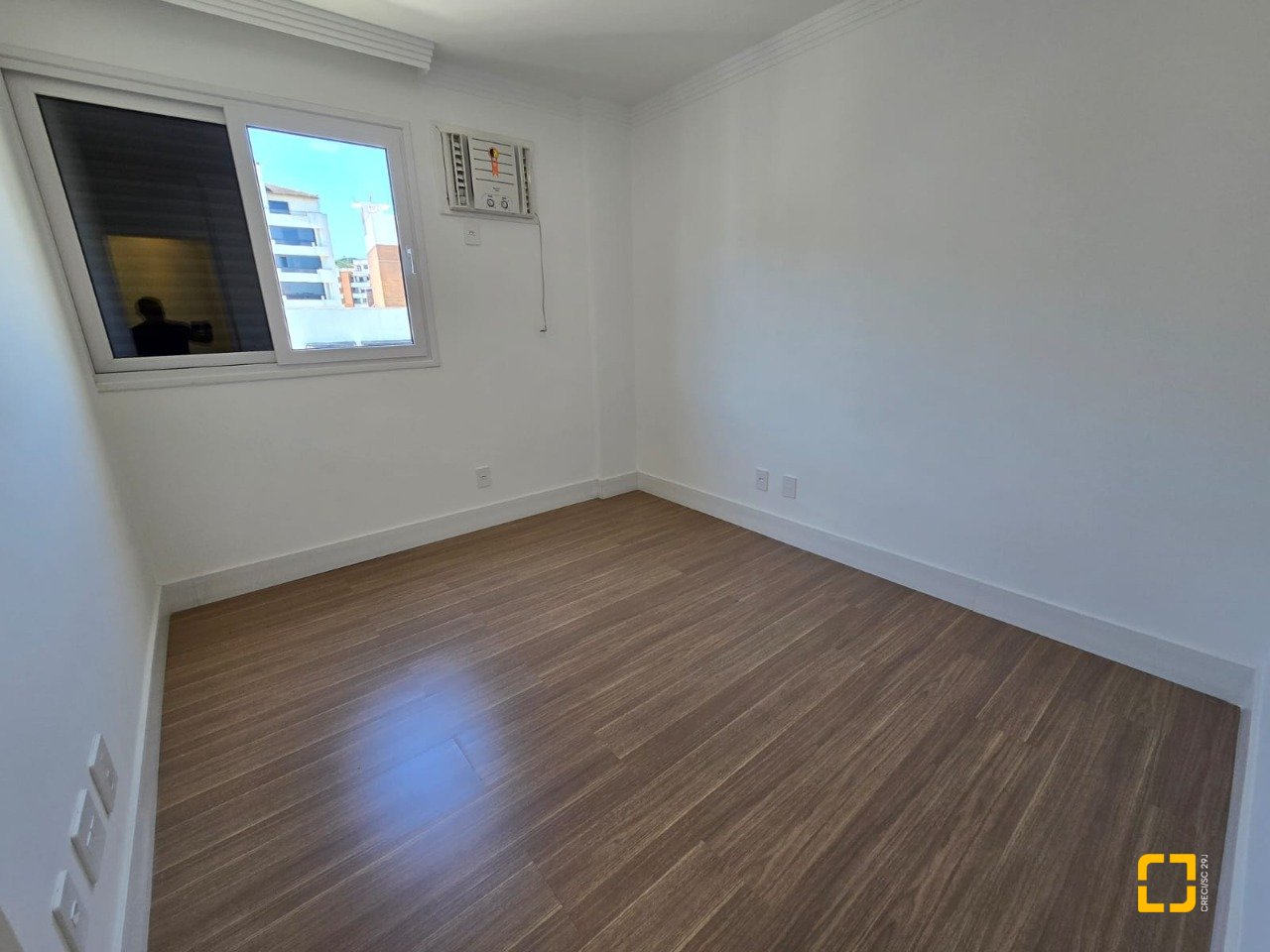 Cobertura com 237m², 5 quartos (sendo 2 suítes), 3 garagens, no bairro Centro em Florianópolis