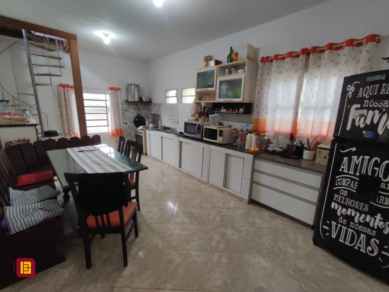 Sítio com 200m², 3 quartos (sendo 1 suíte), 2 garagens, no bairro Sorocaba de Dentro em Biguaçu