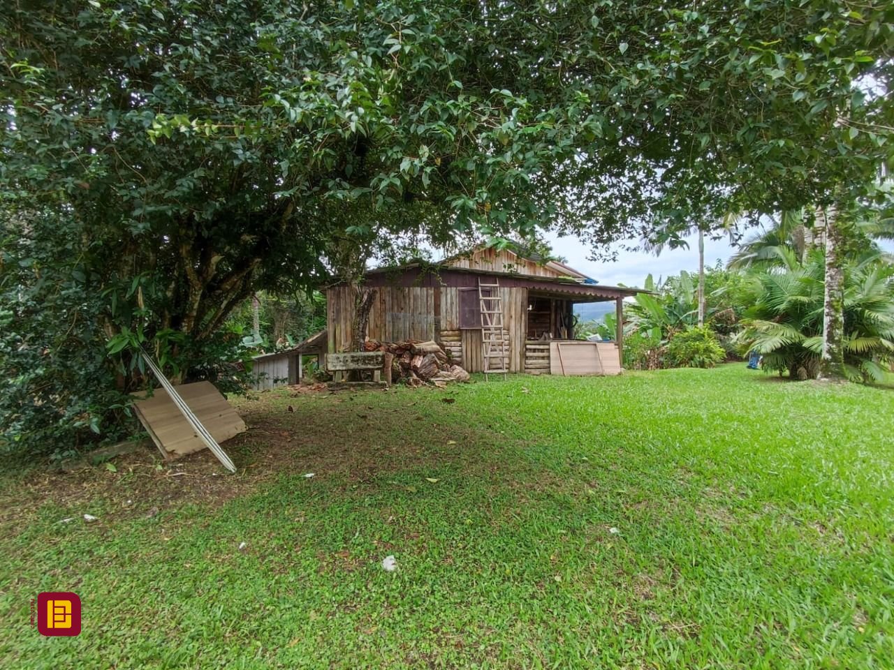 Sítio com 200m², 3 quartos (sendo 1 suíte), 2 garagens, no bairro Sorocaba de Dentro em Biguaçu