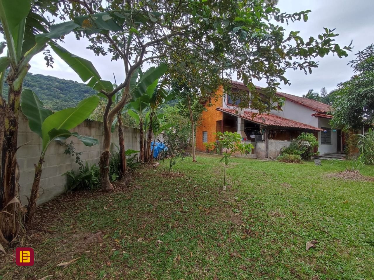Sítio com 200m², 3 quartos (sendo 1 suíte), 2 garagens, no bairro Sorocaba de Dentro em Biguaçu