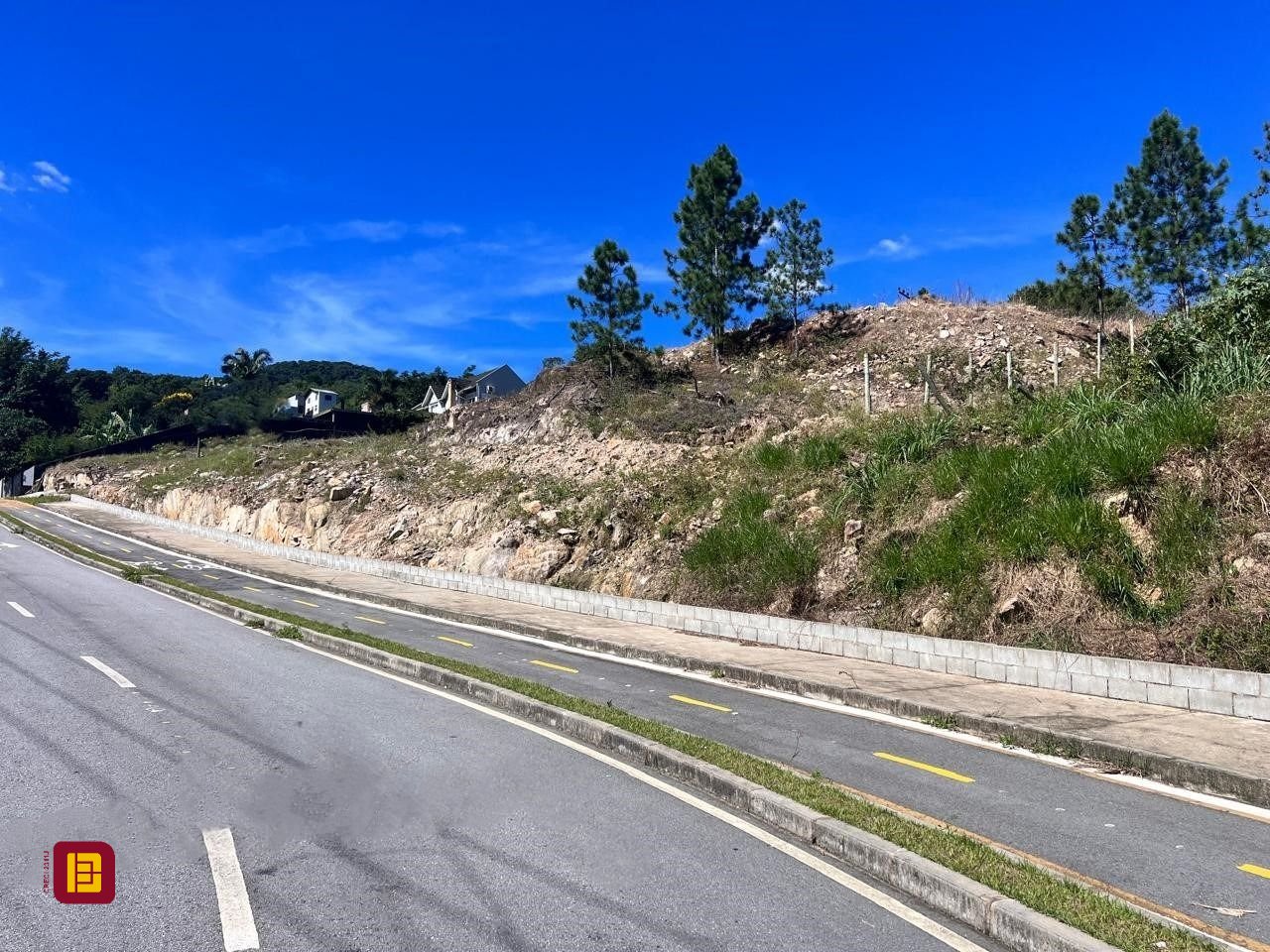 Terreno com 3069m², no bairro Itacorubi em Florianópolis