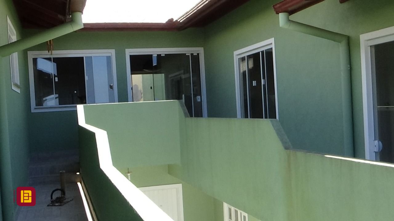 Casa com 484m², 14 quartos (sendo 7 suítes), 10 garagens, no bairro Armação do Pântano do Sul em Florianópolis
