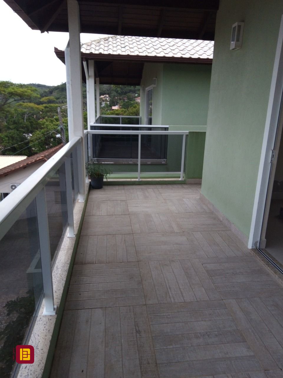 Casa com 484m², 14 quartos (sendo 7 suítes), 10 garagens, no bairro Armação do Pântano do Sul em Florianópolis