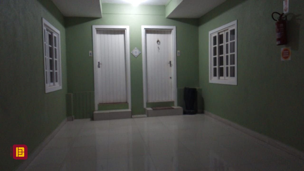 Casa com 484m², 14 quartos (sendo 7 suítes), 10 garagens, no bairro Armação do Pântano do Sul em Florianópolis
