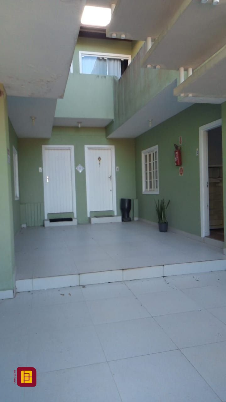 Casa com 484m², 14 quartos (sendo 7 suítes), 10 garagens, no bairro Armação do Pântano do Sul em Florianópolis