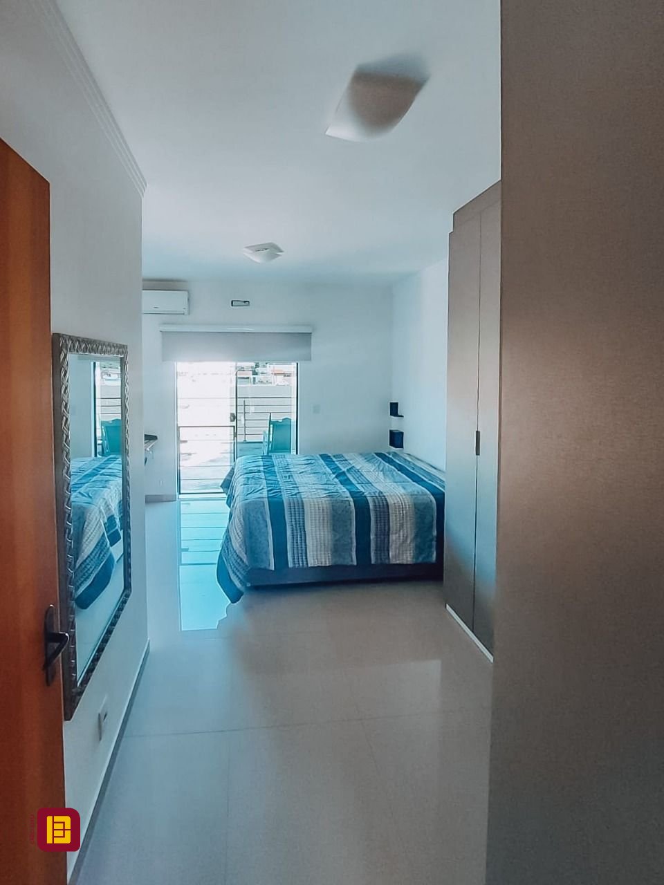Casa com 133m², 5 quartos (sendo 2 suítes), 3 garagens, no bairro Rio Vermelho em Florianópolis