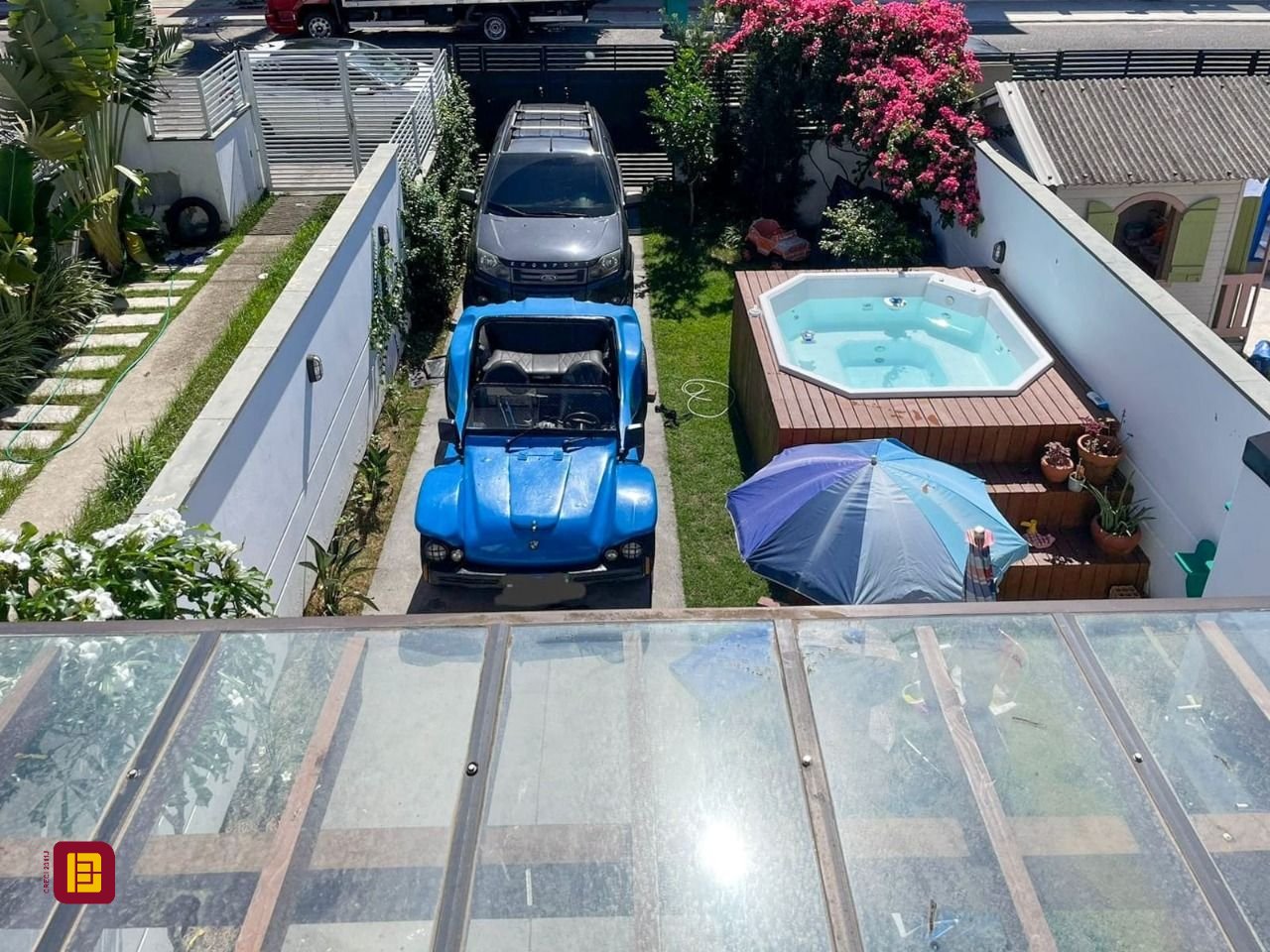 Casa com 133m², 5 quartos (sendo 2 suítes), 3 garagens, no bairro Rio Vermelho em Florianópolis