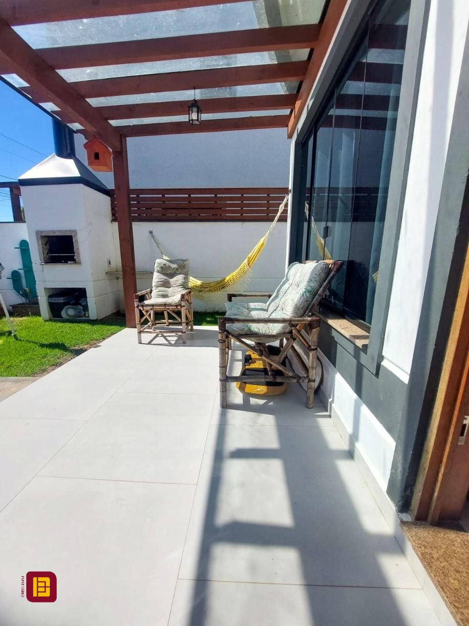 Casa com 133m², 5 quartos (sendo 2 suítes), 3 garagens, no bairro Rio Vermelho em Florianópolis
