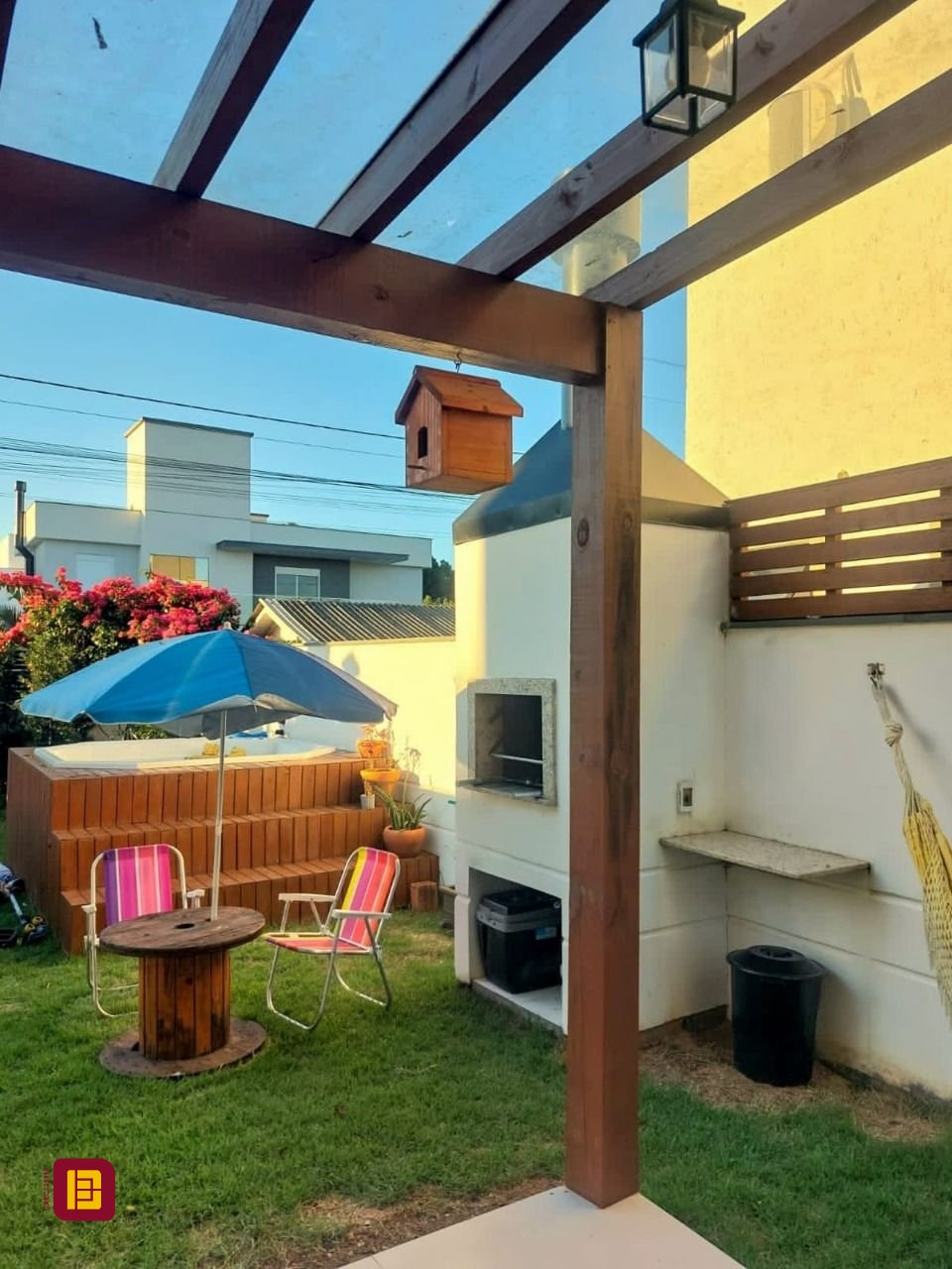 Casa com 133m², 5 quartos (sendo 2 suítes), 3 garagens, no bairro Rio Vermelho em Florianópolis