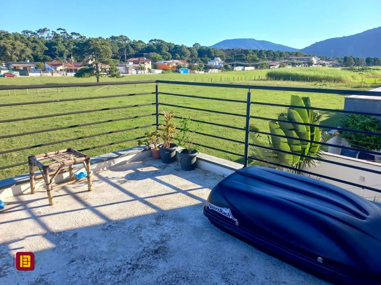 Casa com 133m², 5 quartos (sendo 2 suítes), 3 garagens, no bairro Rio Vermelho em Florianópolis