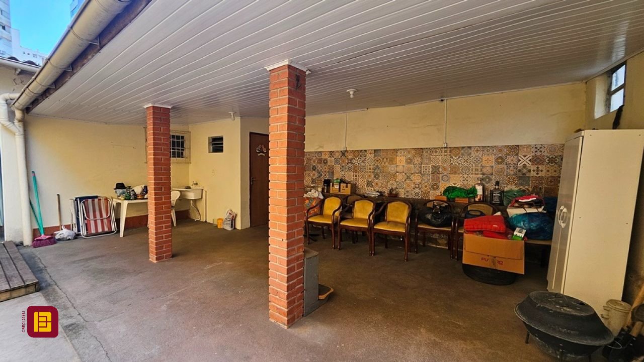 Casa com 190m², 2 garagens, no bairro Centro em Florianópolis